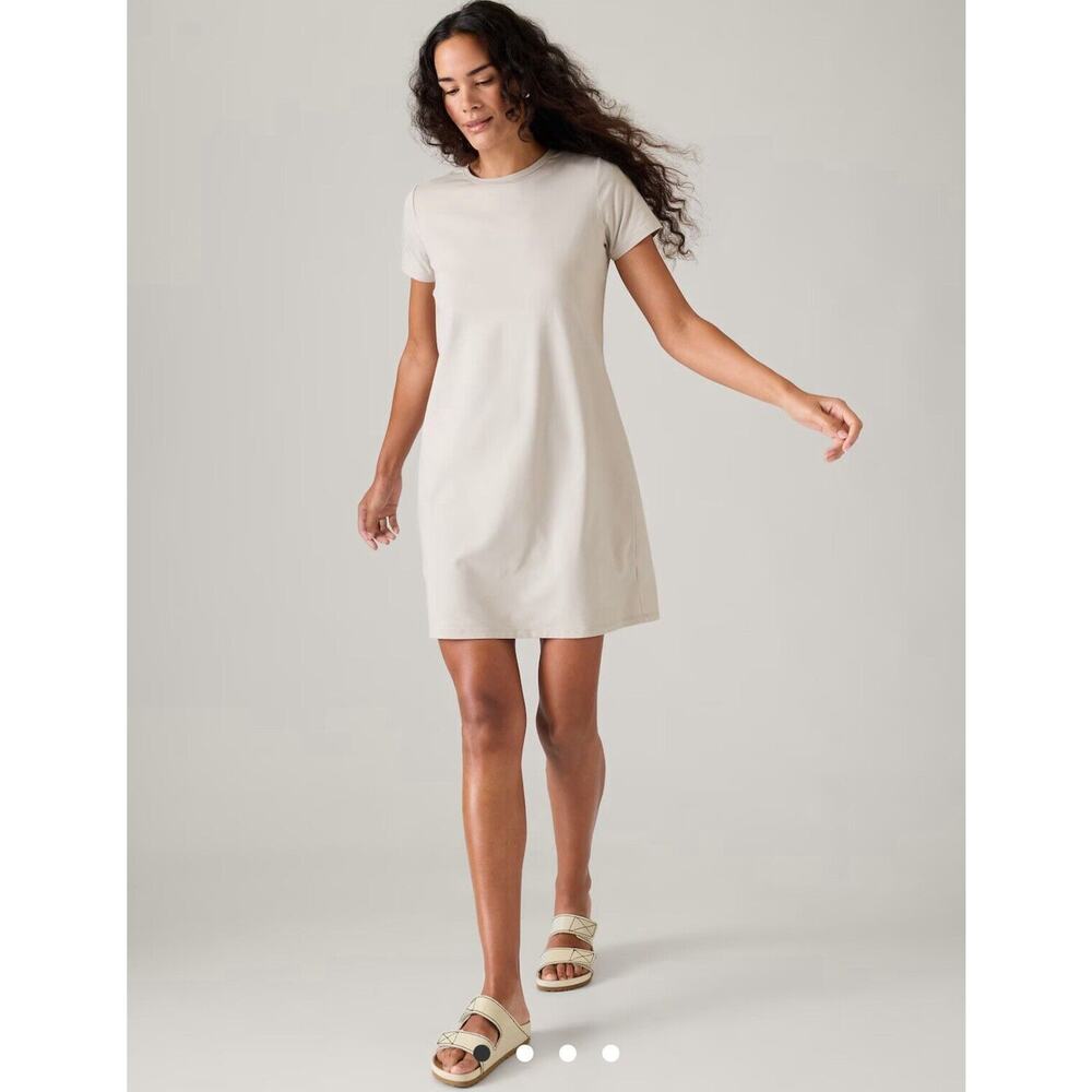 Athleta Pacifica Drees Robe Pacifica Women’s Size M White UPF, Quick Drying